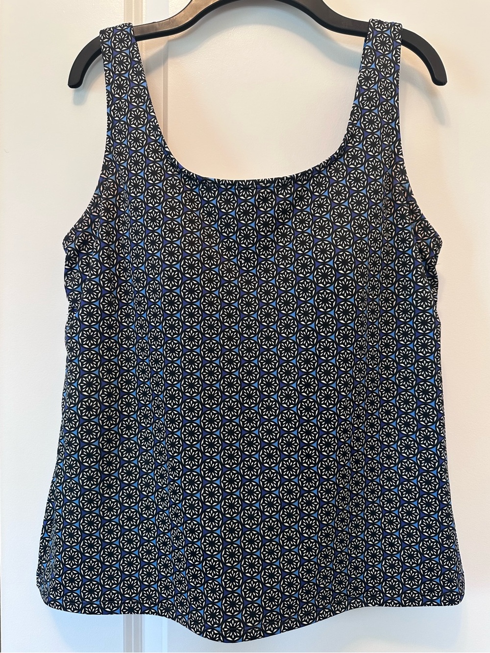 L.L. Bean Geometric Tankini Swimsuit Top Women’s Size 8 Regular